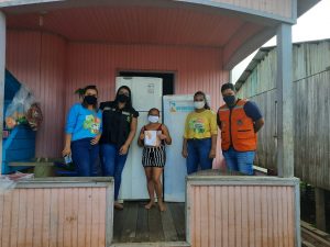 SOS Acre: Famílias atingidas por enchente recebem geladeiras em Feijó e Tarauacá