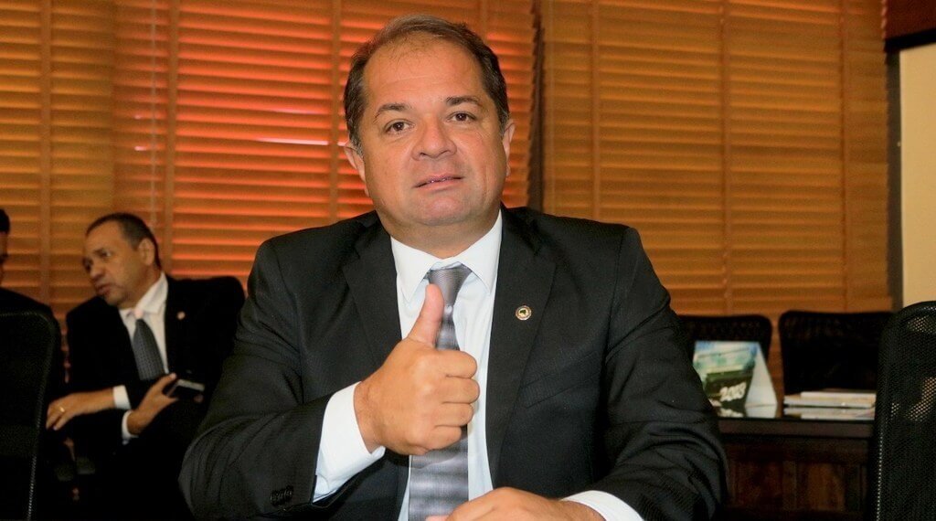 Deputado Marcos Cavalcante segue internado, mas quadro de saúde é estável