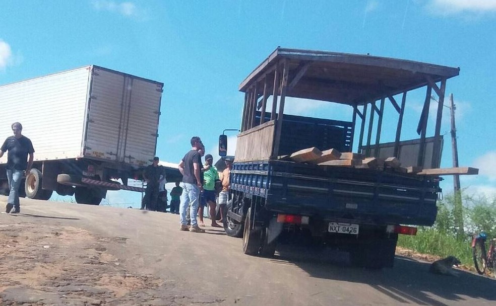 Secretário de Agricultura do município de Rodrigues Alves é preso por transportar madeira em caminhão da prefeitura
