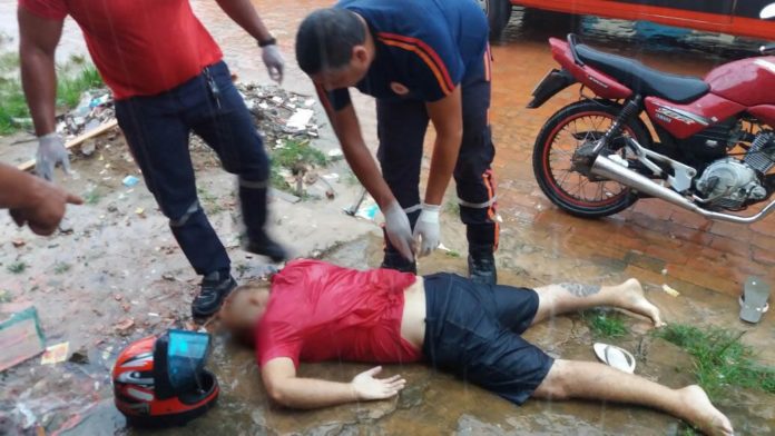 “Loiro” é executado a tiros em frente de barbearia em Sena Madureira