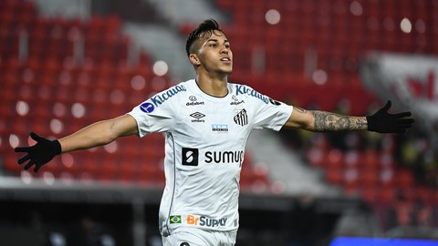 Santos empata com Independiente e avança às quartas da Sul-Americana