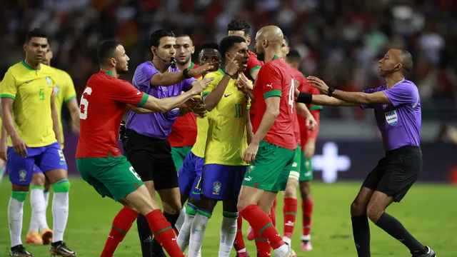 Renovada, seleção brasileira perde para o Marrocos no primeiro amistoso após a Copa