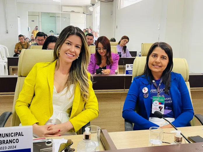 Fisioterapeuta Suzy Aragão é recebida na Câmara de Rio Branco para debater políticas sobre doenças sem cura
